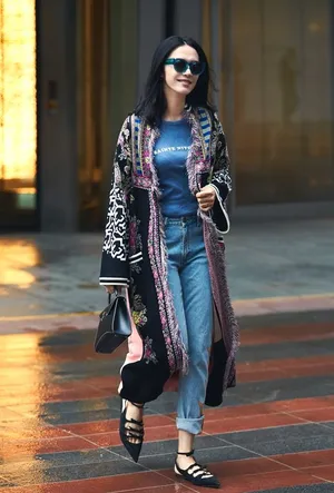姚晨复古百变风格街拍图片_4