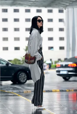 姚晨复古百变风格街拍图片_6