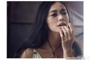 姚晨薄纱透视性感写真图片_3