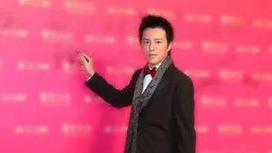 姚晨蔡卓妍等助阵时尚盛典刘涛扮邓丽君复古优雅吴莫愁搞笑装扮_8