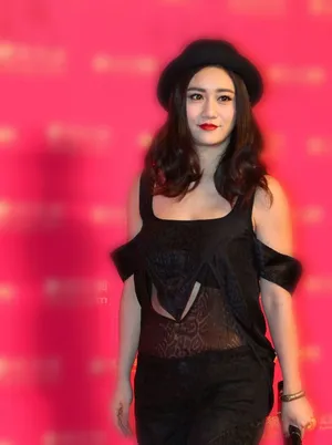 姚晨蔡卓妍等助阵时尚盛典刘涛扮邓丽君复古优雅吴莫愁搞笑装扮_11