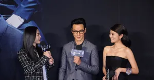 吴彦祖获安以轩姚晨送香吻_10