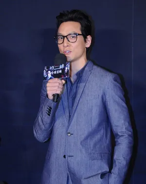 吴彦祖获安以轩姚晨送香吻_11