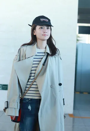 乔欣元气满满机场甜美写真图片