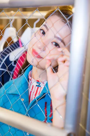 乔欣糖果色套装甜美可人写真图片_2