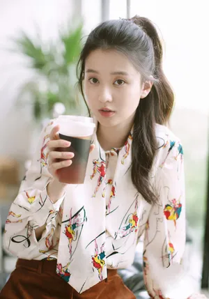 乔欣性感时尚生活照_4