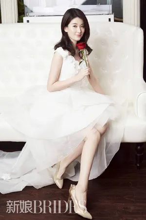 乔欣时尚杂志唯美亮眼写真图片_3