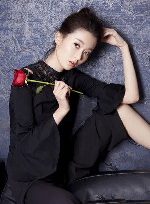 乔欣时尚杂志唯美亮眼写真图片_8