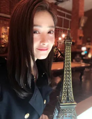 蒋欣性感俏皮自拍照图片_2