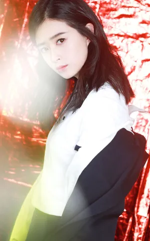 蒋欣唯美迷人冬日光影写真高清图片_1