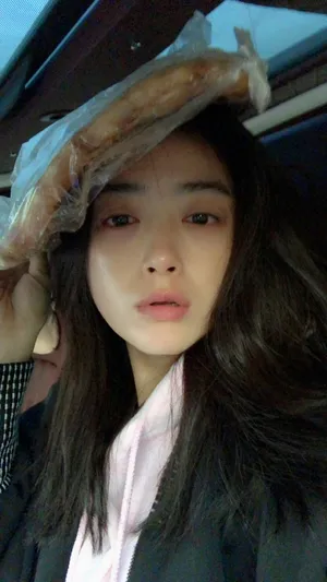 蒋欣搞怪自拍图片_2