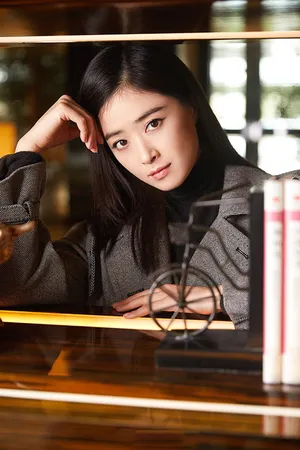 蒋欣优雅迷人秋季写真高清图片_1