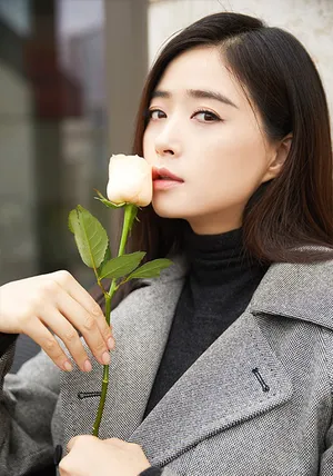 蒋欣优雅迷人秋季写真高清图片_6