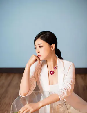 蒋欣优雅高贵范时尚写真高清图片_3