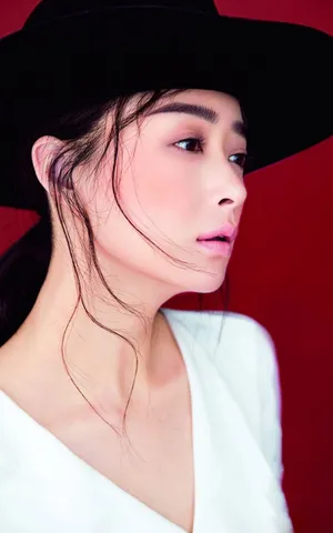 蒋欣魅力彩妆写真图片_3