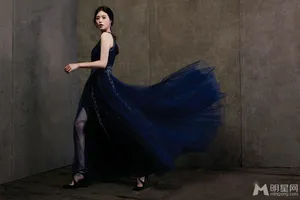 蒋欣复古写真曝光各式礼服演绎秋日妩媚_4