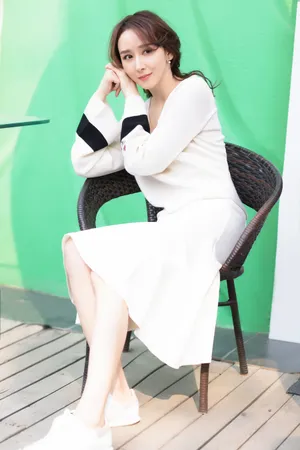 胡静唯美图片：午后慵懒迷人又清新的美人_3