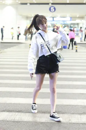 沈梦辰热裤美腿机场性感图片