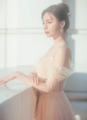 沈梦辰深V纱裙朦胧性感诱惑写真图片_4