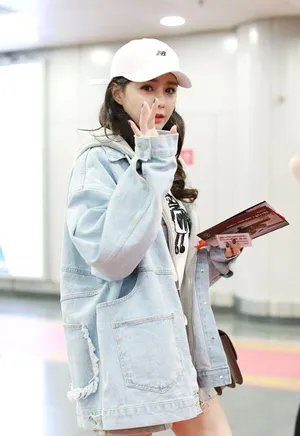 沈梦辰长靴美腿机场性感街拍图片_2