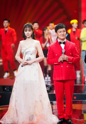 沈梦辰元宵喜乐会唯美图片_5