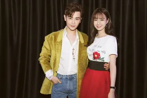 沈梦辰红色透视纱裙秀美腿迷人写真图片