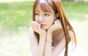 沈梦辰吊带小白裙甜美写真图片_6