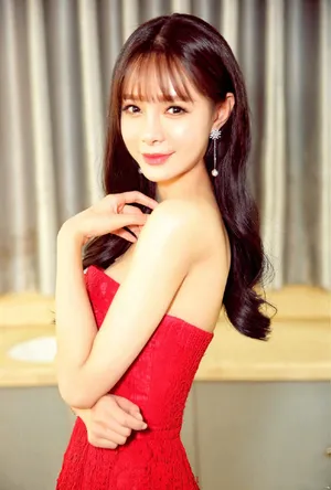 沈梦辰红色礼服性感香肩图片_7