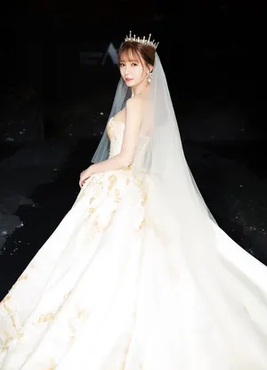 沈梦辰唯美大气婚纱大秀写真图片_5