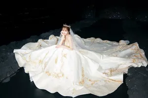 沈梦辰唯美大气婚纱大秀写真图片_6