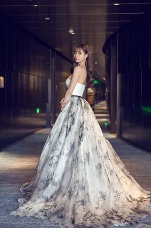 沈梦辰酥胸爆乳性感礼服写真图片_3
