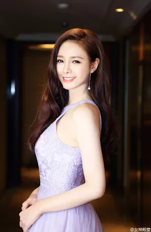 女星沈梦辰梦幻公主裙性感迷人摄影图片_4