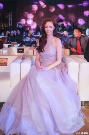 女星沈梦辰梦幻公主裙性感迷人摄影图片_6