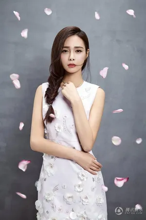 沈梦辰新春大片图片,抛弃齐刘海变女神_4