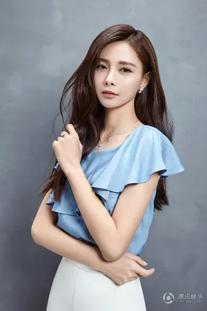 沈梦辰新春大片图片,抛弃齐刘海变女神_5