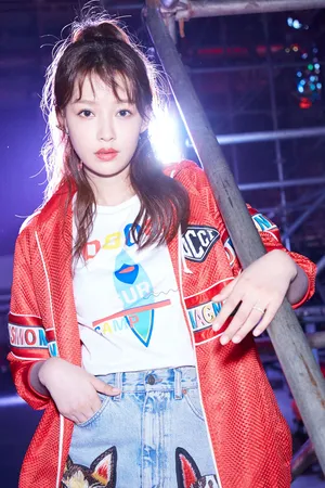 孙怡长腿迷人活动写真图片_11