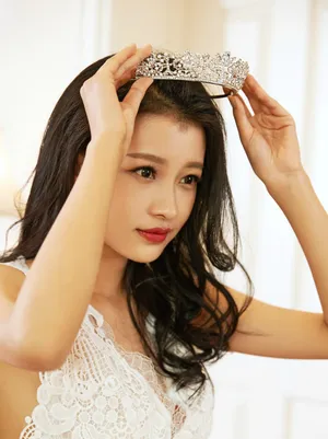 孙怡性感迷人婚纱写真图片_1