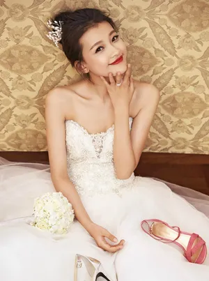 孙怡性感迷人婚纱写真图片_3