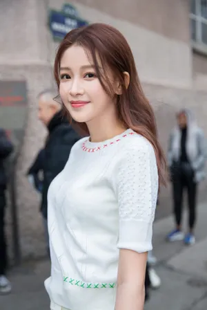 孙怡清新靓丽巴黎时装周图片_3
