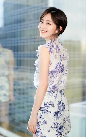 谭松韵清爽甜美活动写真图片_4