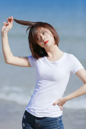 谭松韵清纯养眼唯美海边写真图片_2
