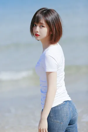 谭松韵清纯养眼唯美海边写真图片_3