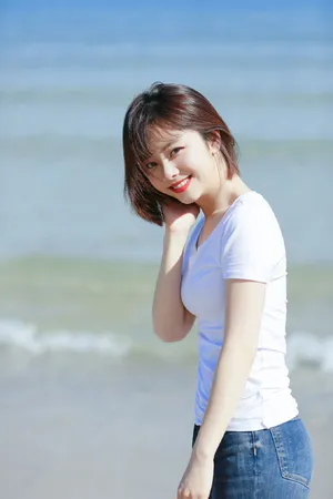 谭松韵清纯养眼唯美海边写真图片_4