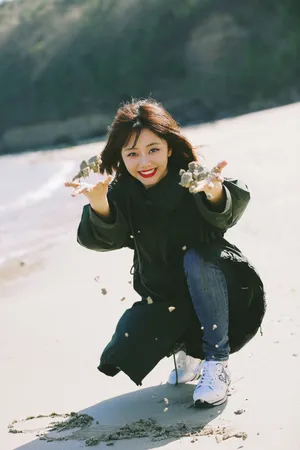 谭松韵清纯养眼唯美海边写真图片_6