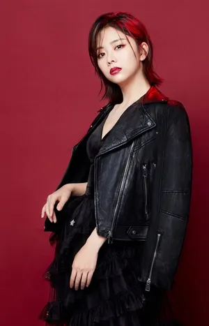 谭松韵清新俏丽美妆写真高清图片_2