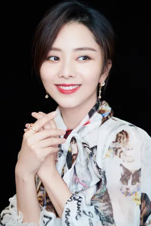 谭松韵优雅迷人印花长裙写真高清图片_1