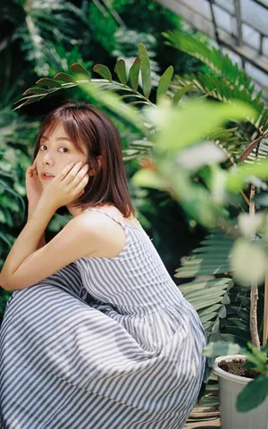 谭松韵清新灵动夏日写真图片_3
