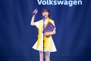 谭松韵华鼎奖礼服写真图片_4