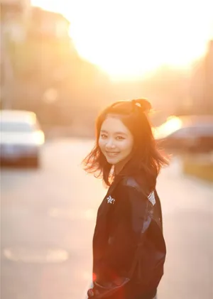 萌妹子谭松韵唯美高清街拍图片