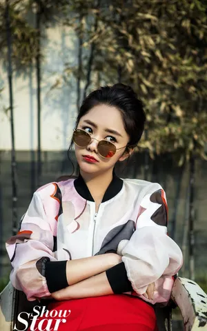 可爱美女谭松韵时尚写真图片